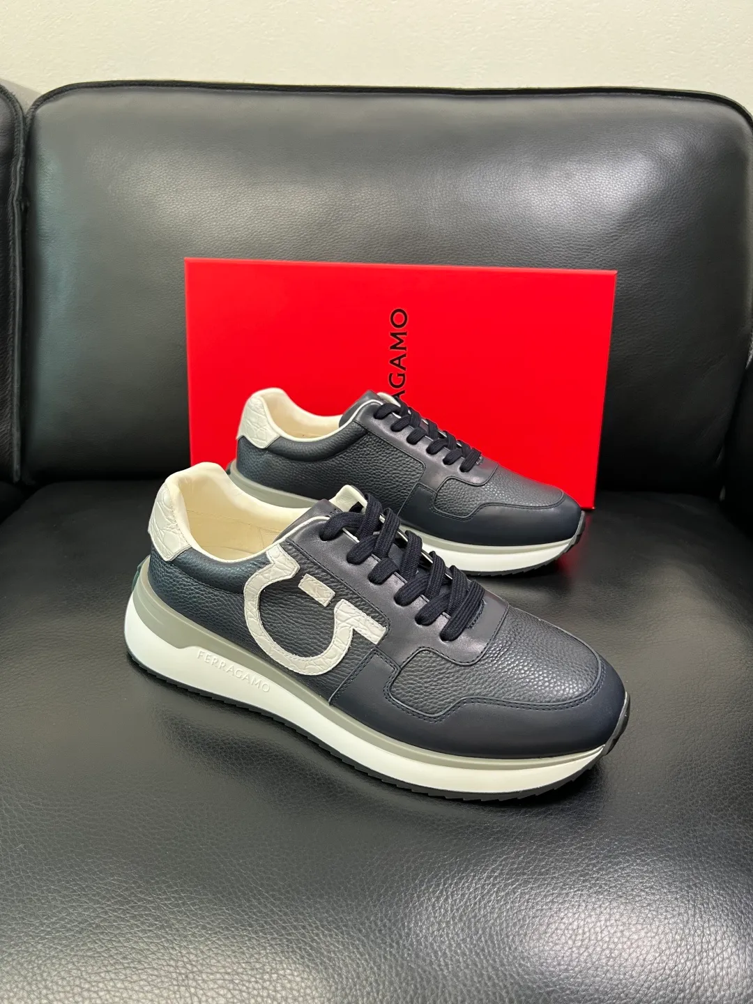 Men's shoes 💰840 Ferragamo High-quality top crafts Ferragamo counters sell original factory configuration at the same time, imported original cowhide from Italy, imported water-dyed cow lining, soles: original factory special original soles are super comfortable, original factory and single goods, welcome to compare at the same time at the counter, code number 38-44 (customized 45 46)